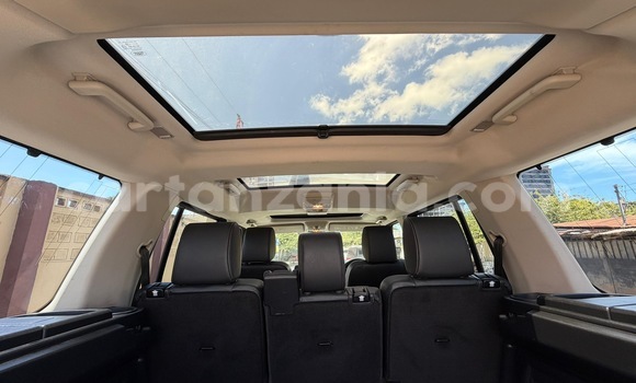 Buy Import Land Rover Discovery White Car in Dar es Salaam in Dar es Salaam Buy Import Land Rover Discovery White Car in Dar es Salaam in Dar es Salaam