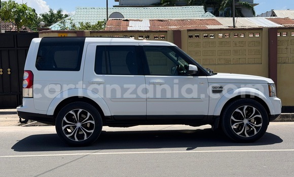 Buy Import Land Rover Discovery White Car in Dar es Salaam in Dar es Salaam Buy Import Land Rover Discovery White Car in Dar es Salaam in Dar es Salaam