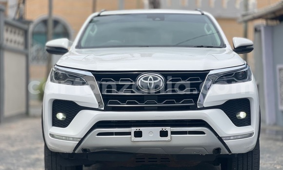 Buy Used Toyota Fortuner White Car in Dar es Salaam in Dar es Salaam