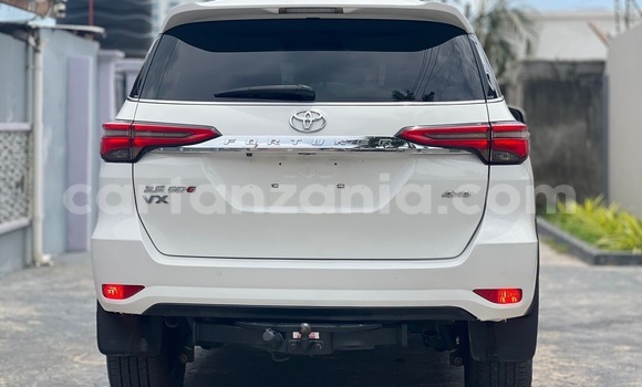 Buy Used Toyota Fortuner White Car in Dar es Salaam in Dar es Salaam Buy Used Toyota Fortuner White Car in Dar es Salaam in Dar es Salaam