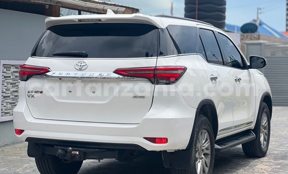 Buy Used Toyota Fortuner White Car in Dar es Salaam in Dar es Salaam Buy Used Toyota Fortuner White Car in Dar es Salaam in Dar es Salaam