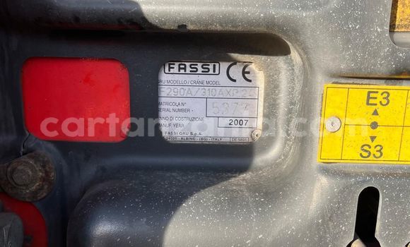 Nunua Imported Scania 113–320 Bluu Lori ndani ya Dar es Salaam nchini Dar es Salaam Nunua Imported Scania 113–320 Bluu Lori ndani ya Dar es Salaam nchini Dar es Salaam