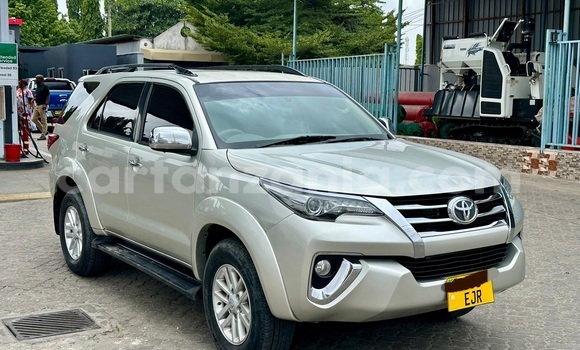 Buy Used Toyota Fortuner Silver Car in Dar es Salaam in Dar es Salaam