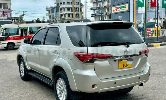 Nunua Ilio tumika Toyota Fortuner Fedha Gari ndani ya Dar es Salaam nchini Dar es Salaam Nunua Ilio tumika Toyota Fortuner Fedha Gari ndani ya Dar es Salaam nchini Dar es Salaam