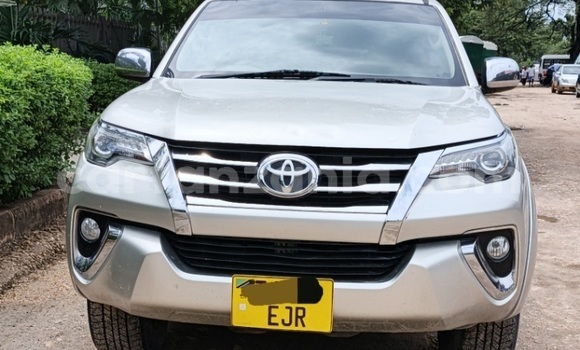Nunua Ilio tumika Toyota Fortuner Fedha Gari ndani ya Dar es Salaam nchini Dar es Salaam Nunua Ilio tumika Toyota Fortuner Fedha Gari ndani ya Dar es Salaam nchini Dar es Salaam