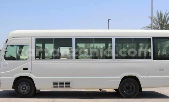 Nunua Ilio tumika Toyota Coaster Nyeupe Gari ndani ya Dar es Salaam nchini Dar es Salaam Nunua Ilio tumika Toyota Coaster Nyeupe Gari ndani ya Dar es Salaam nchini Dar es Salaam