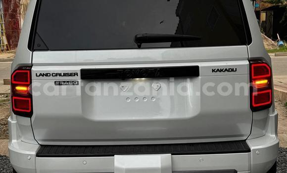 Nunua Mpya Toyota Land Cruiser Prado Nyeupe Gari ndani ya Dar es Salaam nchini Dar es Salaam Nunua Mpya Toyota Land Cruiser Prado Nyeupe Gari ndani ya Dar es Salaam nchini Dar es Salaam