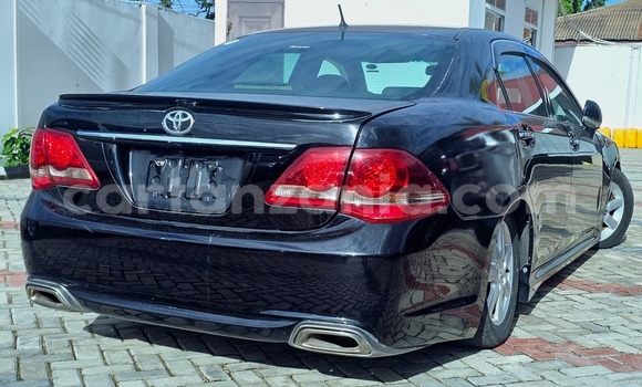 Nunua Imported Toyota Crown Nyeusi Gari ndani ya Dar es Salaam nchini Dar es Salaam Nunua Imported Toyota Crown Nyeusi Gari ndani ya Dar es Salaam nchini Dar es Salaam