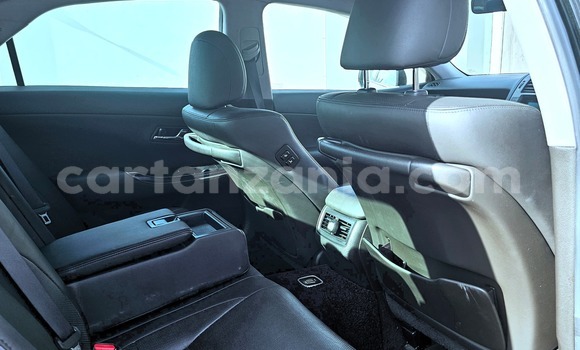 Nunua Imported Toyota Crown Nyeusi Gari ndani ya Dar es Salaam nchini Dar es Salaam Nunua Imported Toyota Crown Nyeusi Gari ndani ya Dar es Salaam nchini Dar es Salaam