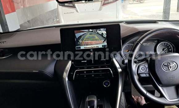Nunua Ilio tumika Toyota Harrier Nyeupe Gari ndani ya Dar es Salaam nchini Dar es Salaam Nunua Ilio tumika Toyota Harrier Nyeupe Gari ndani ya Dar es Salaam nchini Dar es Salaam