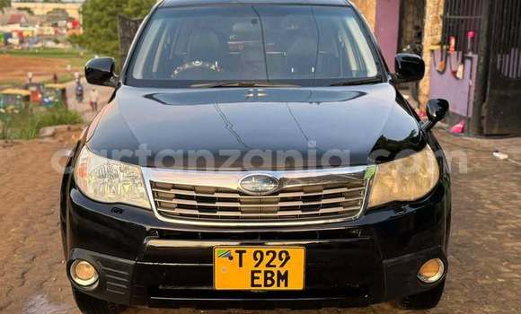 Nunua Ilio tumika Subaru Forester Nyeusi Gari ndani ya Dar es Salaam nchini Dar es Salaam