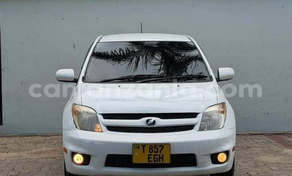 Buy Used Toyota IST White Car in Dar es Salaam in Dar es Salaam