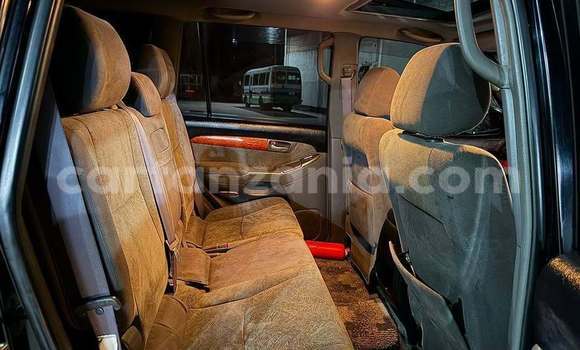 Nunua Ilio tumika Toyota Land Cruiser Prado Nyeusi Gari ndani ya Dar es Salaam nchini Dar es Salaam Nunua Ilio tumika Toyota Land Cruiser Prado Nyeusi Gari ndani ya Dar es Salaam nchini Dar es Salaam