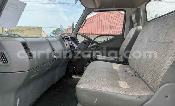 Nunua Ilio tumika Mitsubishi Fuso Fighter Nyeupe Lori ndani ya Dar es Salaam nchini Dar es Salaam Nunua Ilio tumika Mitsubishi Fuso Fighter Nyeupe Lori ndani ya Dar es Salaam nchini Dar es Salaam