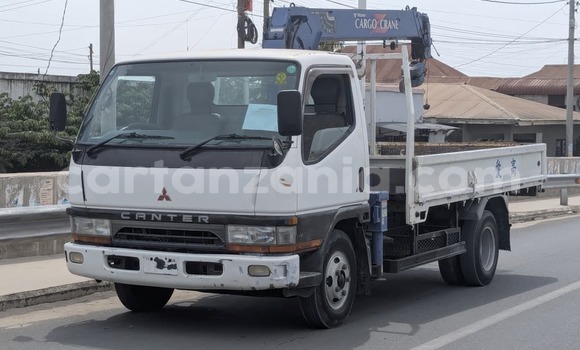 Nunua Ilio tumika Mitsubishi Fuso Fighter Nyeupe Lori ndani ya Dar es Salaam nchini Dar es Salaam Nunua Ilio tumika Mitsubishi Fuso Fighter Nyeupe Lori ndani ya Dar es Salaam nchini Dar es Salaam