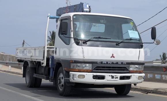 Nunua Ilio tumika Mitsubishi Fuso Fighter Nyeupe Lori ndani ya Dar es Salaam nchini Dar es Salaam Nunua Ilio tumika Mitsubishi Fuso Fighter Nyeupe Lori ndani ya Dar es Salaam nchini Dar es Salaam