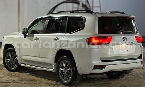 Nunua Mpya Toyota Land Cruiser Nyeupe Gari ndani ya Dar es Salaam nchini Dar es Salaam Nunua Mpya Toyota Land Cruiser Nyeupe Gari ndani ya Dar es Salaam nchini Dar es Salaam