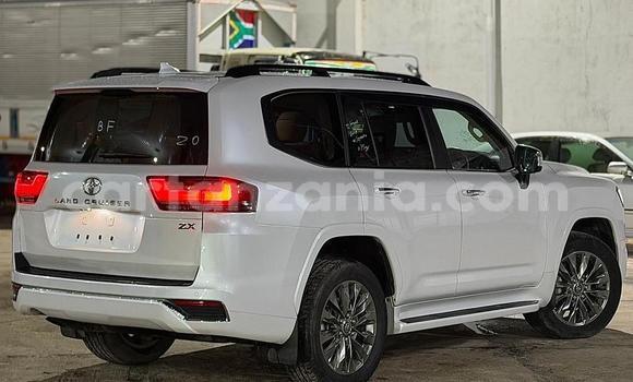 Nunua Mpya Toyota Land Cruiser Nyeupe Gari ndani ya Dar es Salaam nchini Dar es Salaam Nunua Mpya Toyota Land Cruiser Nyeupe Gari ndani ya Dar es Salaam nchini Dar es Salaam