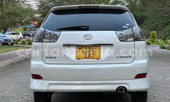 Buy Used Toyota Harrier White Car in Ilala in Dar es Salaam Buy Used Toyota Harrier White Car in Ilala in Dar es Salaam