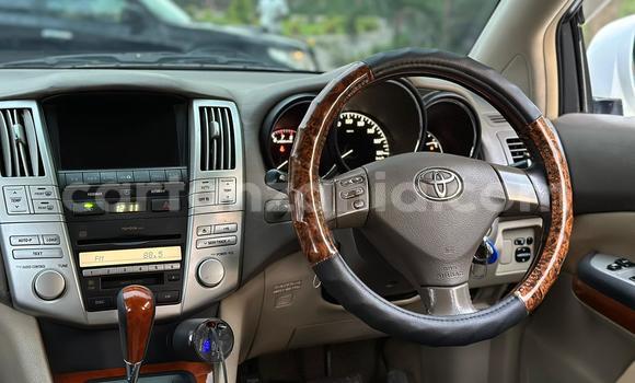 Buy Used Toyota Harrier White Car in Ilala in Dar es Salaam Buy Used Toyota Harrier White Car in Ilala in Dar es Salaam