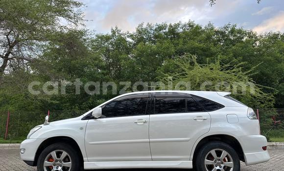 Buy Used Toyota Harrier White Car in Ilala in Dar es Salaam Buy Used Toyota Harrier White Car in Ilala in Dar es Salaam