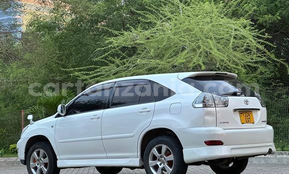 Buy Used Toyota Harrier White Car in Ilala in Dar es Salaam Buy Used Toyota Harrier White Car in Ilala in Dar es Salaam