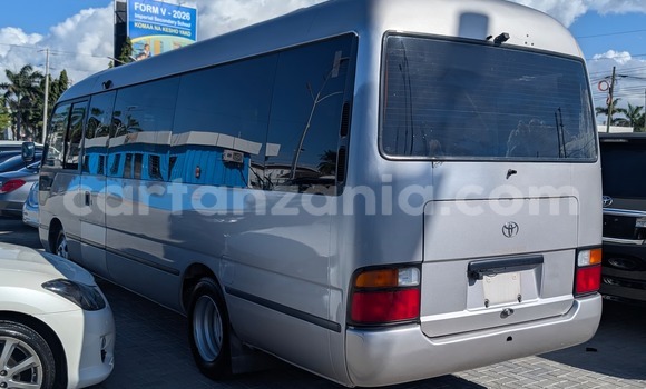Nunua Mpya Toyota Coaster Fedha Gari ndani ya Dar es Salaam nchini Dar es Salaam Nunua Mpya Toyota Coaster Fedha Gari ndani ya Dar es Salaam nchini Dar es Salaam