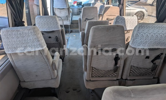 Nunua Mpya Toyota Coaster Fedha Gari ndani ya Dar es Salaam nchini Dar es Salaam Nunua Mpya Toyota Coaster Fedha Gari ndani ya Dar es Salaam nchini Dar es Salaam