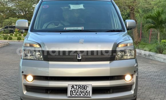 Nunua Mpya Toyota Noah Fedha Gari ndani ya Dar es Salaam nchini Dar es Salaam