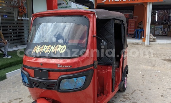 Nunua Ilio tumika TVS HLX125 Nyekundu Bike ndani ya Dar es Salaam nchini Dar es Salaam Nunua Ilio tumika TVS HLX125 Nyekundu Bike ndani ya Dar es Salaam nchini Dar es Salaam