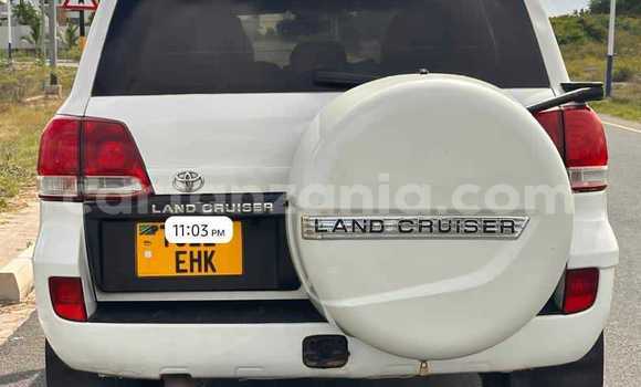 Nunua Ilio tumika Toyota Land Cruiser Nyeupe Gari ndani ya Dar es Salaam nchini Dar es Salaam Nunua Ilio tumika Toyota Land Cruiser Nyeupe Gari ndani ya Dar es Salaam nchini Dar es Salaam