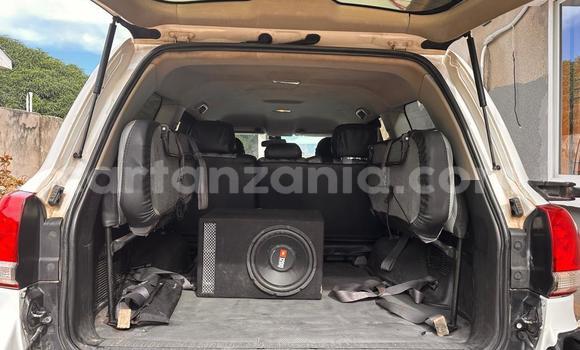 Nunua Ilio tumika Toyota Land Cruiser Nyeupe Gari ndani ya Dar es Salaam nchini Dar es Salaam Nunua Ilio tumika Toyota Land Cruiser Nyeupe Gari ndani ya Dar es Salaam nchini Dar es Salaam