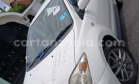 Buy Used Toyota IST White Car in Dar es Salaam in Dar es Salaam Buy Used Toyota IST White Car in Dar es Salaam in Dar es Salaam