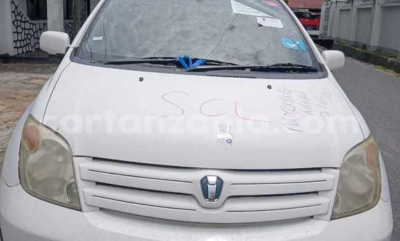 Buy Used Toyota IST White Car in Dar es Salaam in Dar es Salaam Buy Used Toyota IST White Car in Dar es Salaam in Dar es Salaam