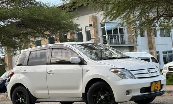 Buy Used Toyota IST White Car in Dar es Salaam in Dar es Salaam Buy Used Toyota IST White Car in Dar es Salaam in Dar es Salaam