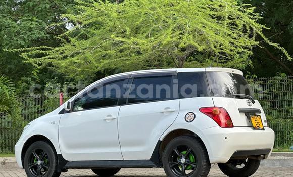 Buy Used Toyota IST White Car in Dar es Salaam in Dar es Salaam Buy Used Toyota IST White Car in Dar es Salaam in Dar es Salaam