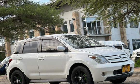 Buy Used Toyota IST White Car in Dar es Salaam in Dar es Salaam Buy Used Toyota IST White Car in Dar es Salaam in Dar es Salaam