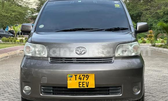 Buy Used Toyota Porte Green Car in Dar es Salaam in Dar es Salaam