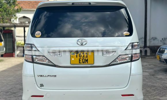 Buy Used Toyota Alphard White Car in Dar es Salaam in Dar es Salaam