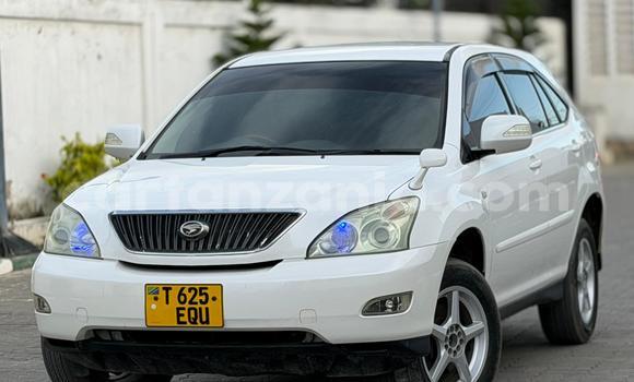 Buy Used Toyota Harrier White Car in Dar es Salaam in Dar es Salaam