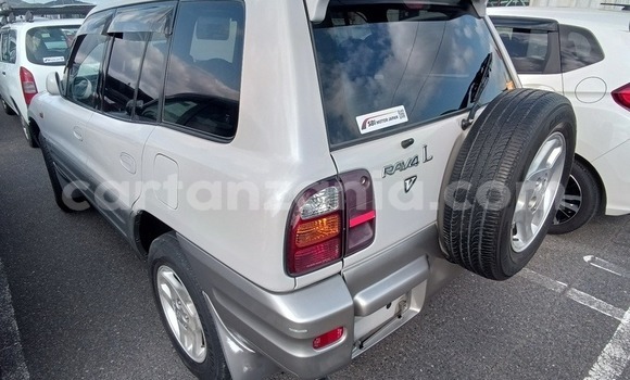 Nunua Mpya Toyota RAV4 Nyeupe Gari ndani ya Dar es Salaam nchini Dar es Salaam Nunua Mpya Toyota RAV4 Nyeupe Gari ndani ya Dar es Salaam nchini Dar es Salaam