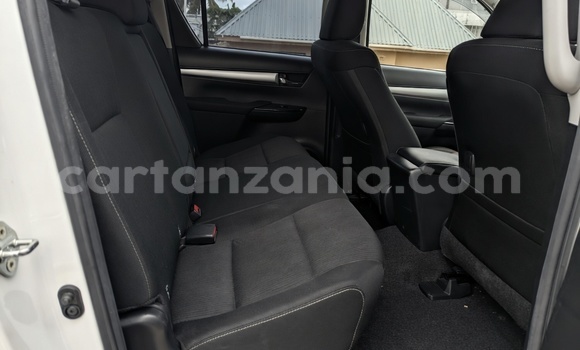 Nunua Mpya Toyota Hiluxe VIGO Nyeupe Gari ndani ya Dar es Salaam nchini Dar es Salaam Nunua Mpya Toyota Hiluxe VIGO Nyeupe Gari ndani ya Dar es Salaam nchini Dar es Salaam