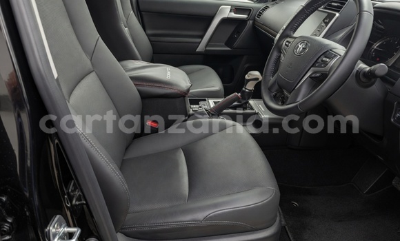 Nunua Mpya Toyota Land Cruiser Prado Nyeusi Gari ndani ya Dar es Salaam nchini Dar es Salaam Nunua Mpya Toyota Land Cruiser Prado Nyeusi Gari ndani ya Dar es Salaam nchini Dar es Salaam