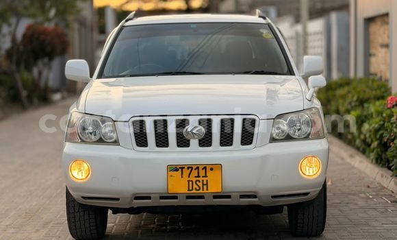 Buy Used Toyota Kluger White Car in Dar es Salaam in Dar es Salaam