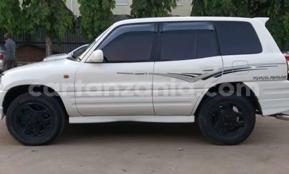 Buy Used Toyota RAV4 White Car in Dar es Salaam in Dar es Salaam Buy Used Toyota RAV4 White Car in Dar es Salaam in Dar es Salaam