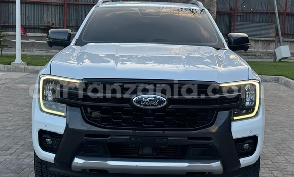 Nunua Imported Ford Ranger Nyeupe Gari ndani ya Dar es Salaam nchini Dar es Salaam