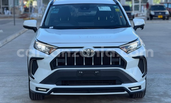 Nunua Imported Toyota RAV4 Nyeupe Gari ndani ya Dar es Salaam nchini Dar es Salaam
