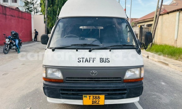 Buy Used Toyota Hiace White Car in Dar es Salaam in Dar es Salaam