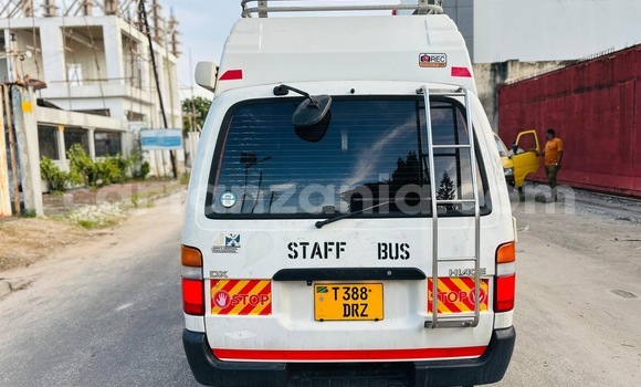 Nunua Ilio tumika Toyota Hiace Nyeupe Gari ndani ya Dar es Salaam nchini Dar es Salaam Nunua Ilio tumika Toyota Hiace Nyeupe Gari ndani ya Dar es Salaam nchini Dar es Salaam