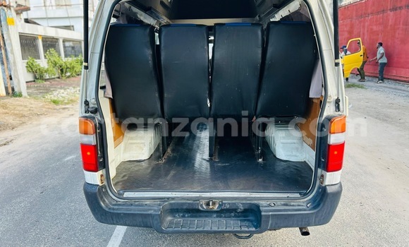 Nunua Ilio tumika Toyota Hiace Nyeupe Gari ndani ya Dar es Salaam nchini Dar es Salaam Nunua Ilio tumika Toyota Hiace Nyeupe Gari ndani ya Dar es Salaam nchini Dar es Salaam